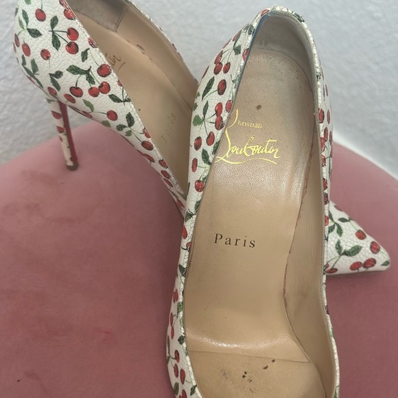 Stunning vintage cherry Christian heels - Picture 6 of 7